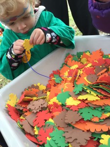 fall necklace making fine motor skills